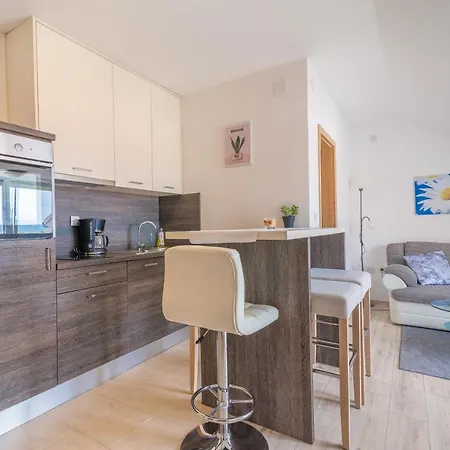 アパート Monika ザダル